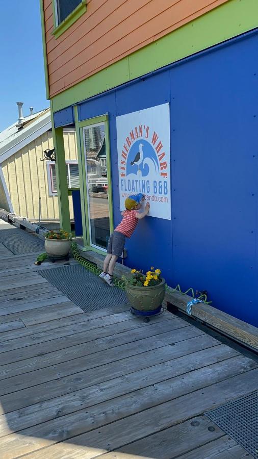 A Float Home B&B In Fisherman'S Wharf Victoria Luaran gambar