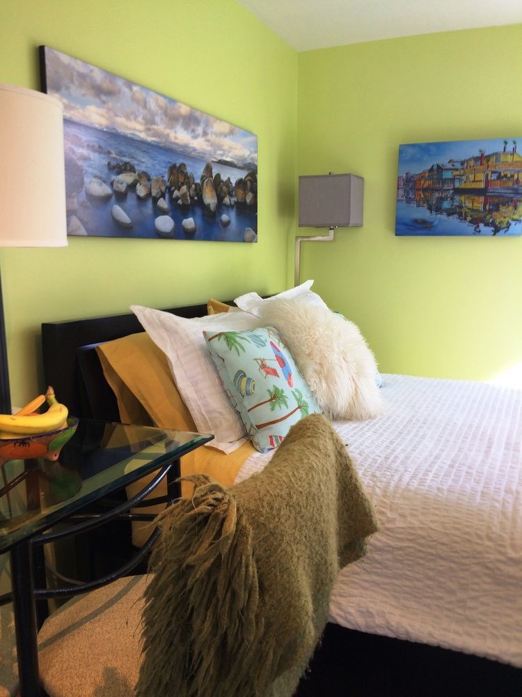 A Float Home B&B In Fisherman'S Wharf Victoria Luaran gambar