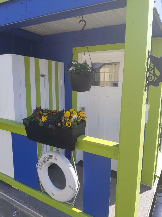 A Float Home B&B In Fisherman'S Wharf Victoria Luaran gambar