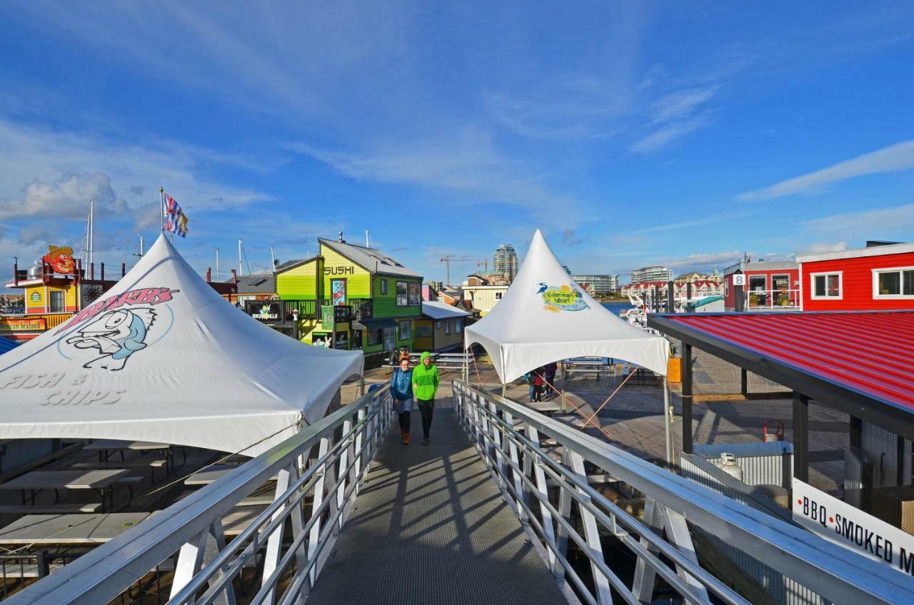 A Float Home B&B In Fisherman'S Wharf Victoria Luaran gambar