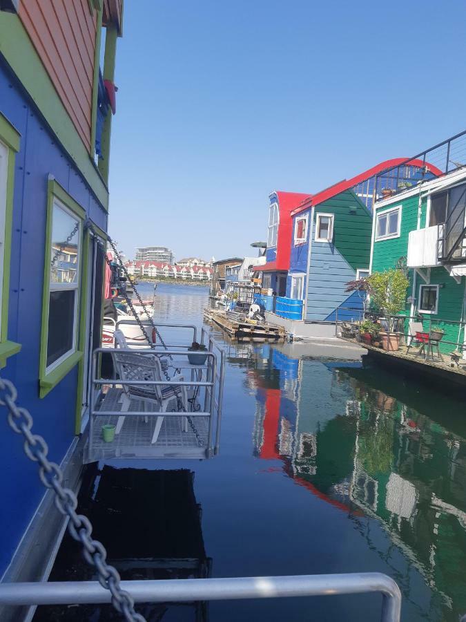 A Float Home B&B In Fisherman'S Wharf Victoria Luaran gambar