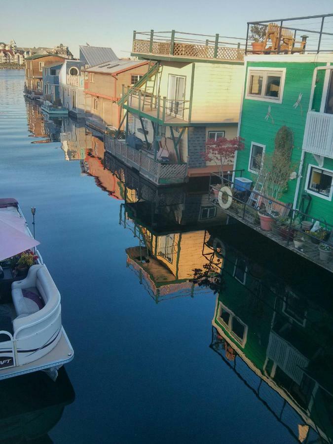 A Float Home B&B In Fisherman'S Wharf Victoria Luaran gambar